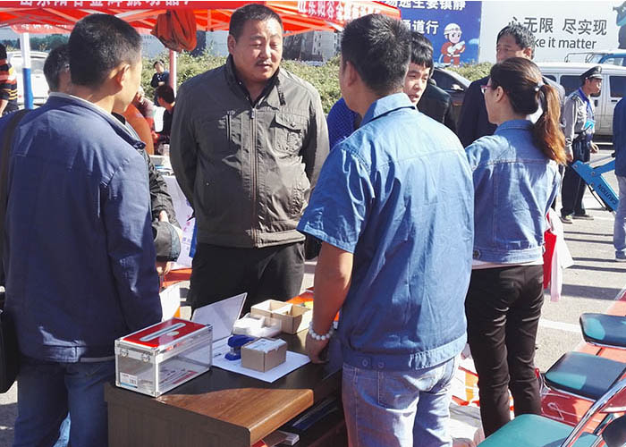 沃爾華集團攜多款產(chǎn)品參加2015全國建筑機械展