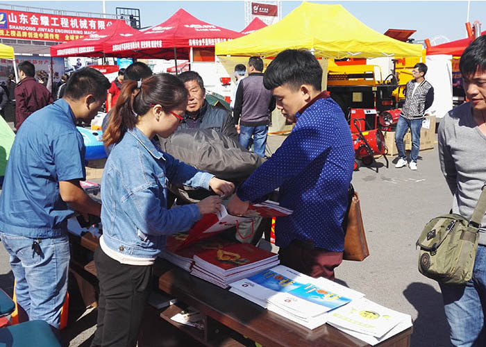 沃爾華集團攜多款產(chǎn)品參加2015全國建筑機械展