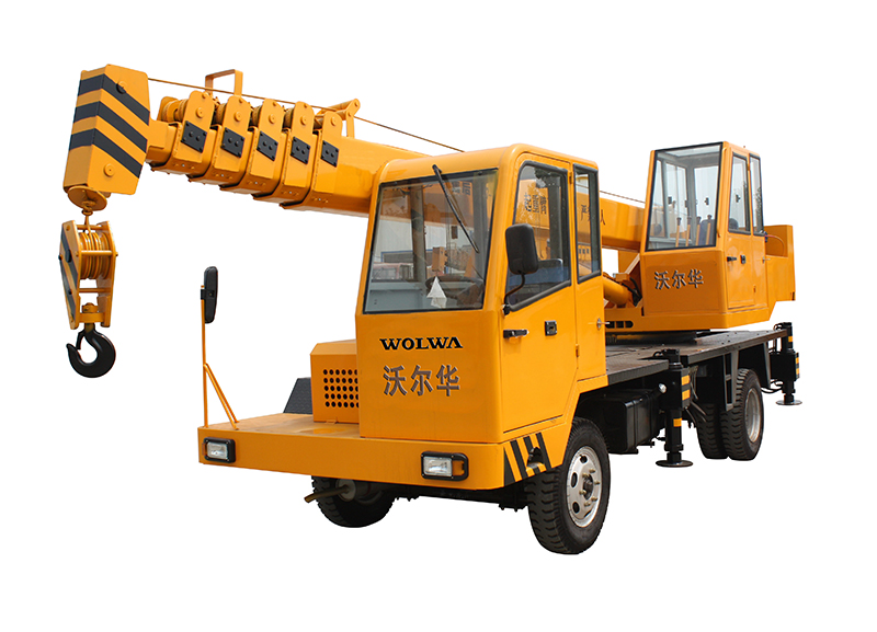 6噸自制底盤(pán)GNQY-Z6型吊車(chē)實(shí)物圖1